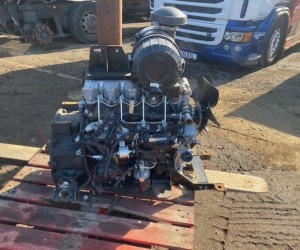 Isuzu_engine_1.jpg